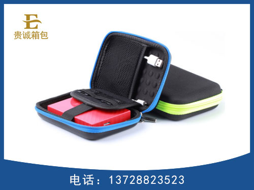 移动硬盘包